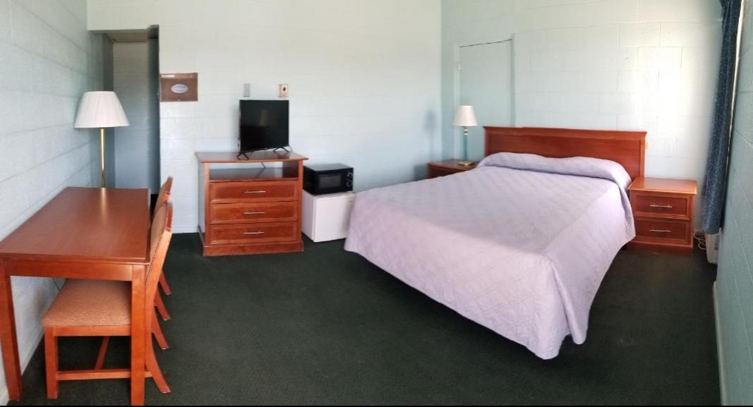 Holiday Host Motel Sonora Ngoại thất bức ảnh